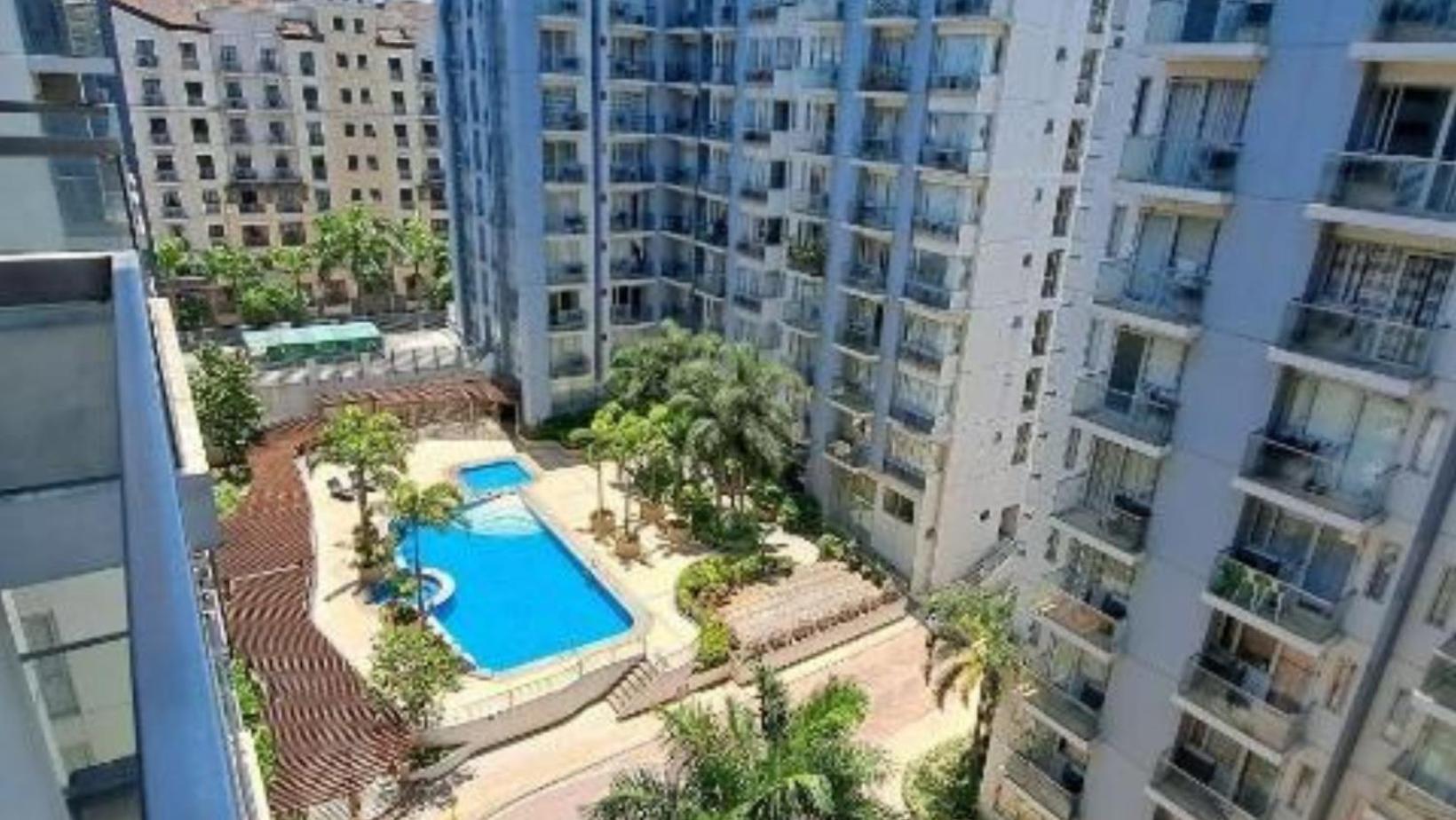 One Palm Tree Villas Condominium - Studio 7Th Fl With Balcony - Across Terminal 3 Airport Пасай Екстер'єр фото
